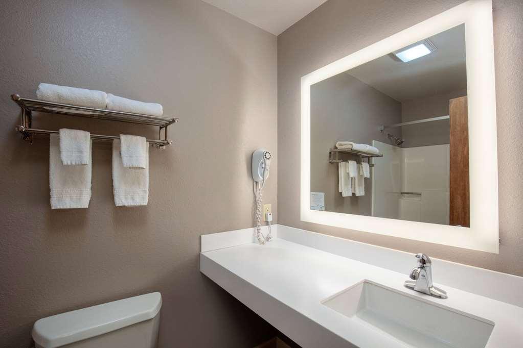 فندق Super 8 By Wyndham سانت ريجس الغرفة الصورة