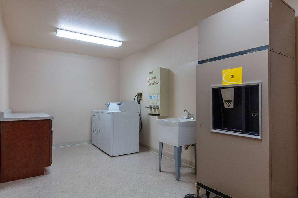 فندق Super 8 By Wyndham سانت ريجس المرافق الصورة